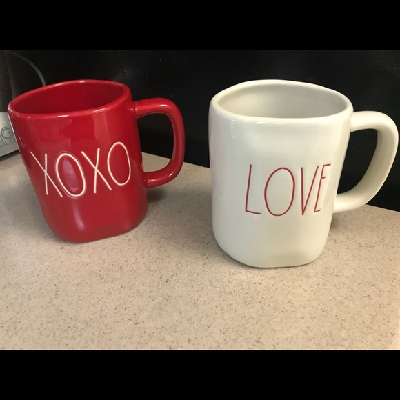 Rae Dunn White LOVE & Red XOXO Mugs NWOT - Picture 3 of 8